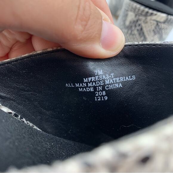 NWOT Marc Fisher Resa Snakeskin Print Block Heel Sandal In Black/Cream Size 7 - Picture 14 of 16